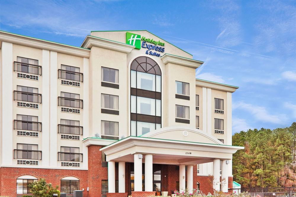 Holiday Inn Express & Suites Wilson-Downtown By Ihg Exterior photo