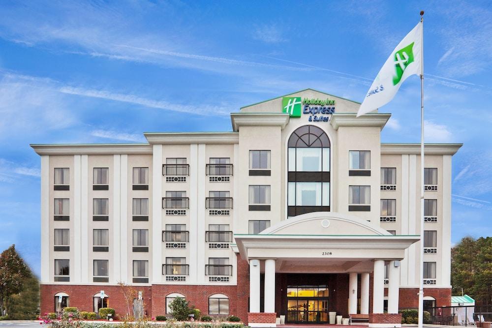 Holiday Inn Express & Suites Wilson-Downtown By Ihg Exterior photo