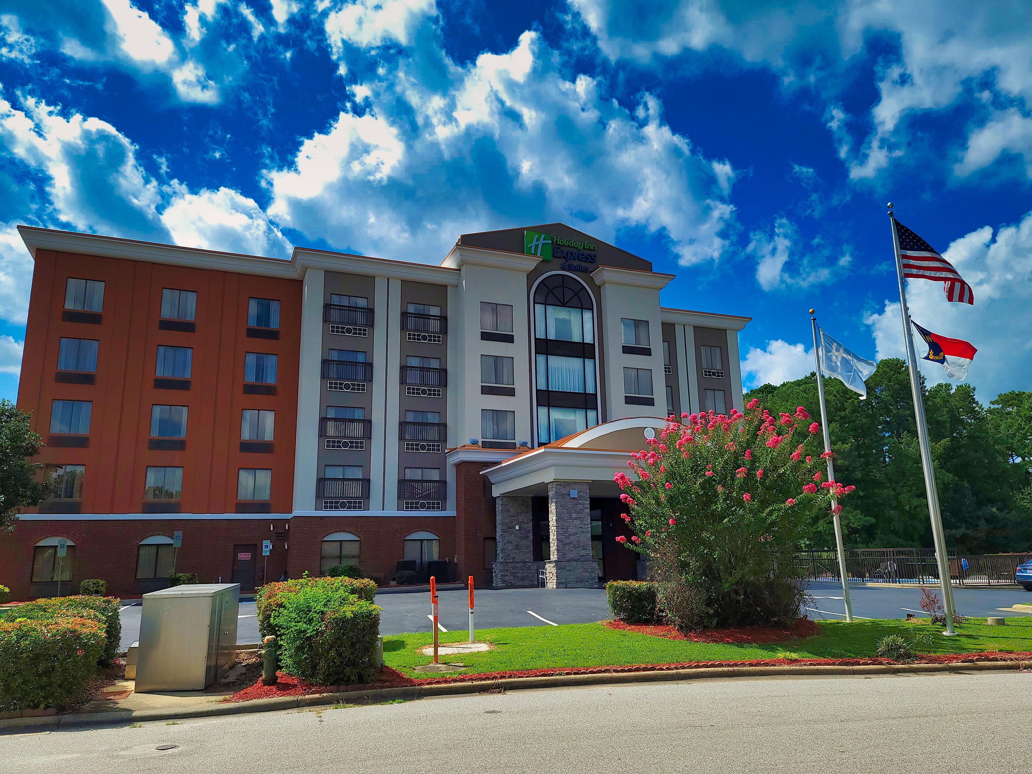 Holiday Inn Express & Suites Wilson-Downtown By Ihg Exterior photo